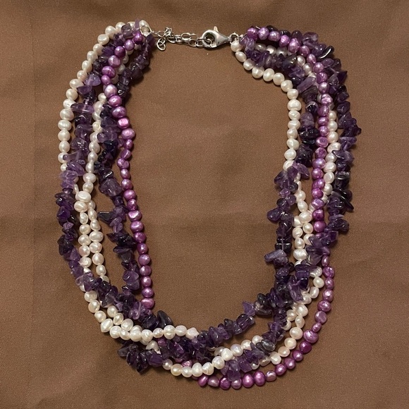 Elegant Purple and White Beaded Necklace - Picture 1 of 2